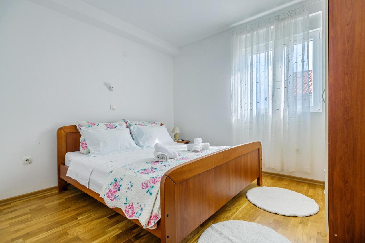 Modern In Peaceful Area - Apartman