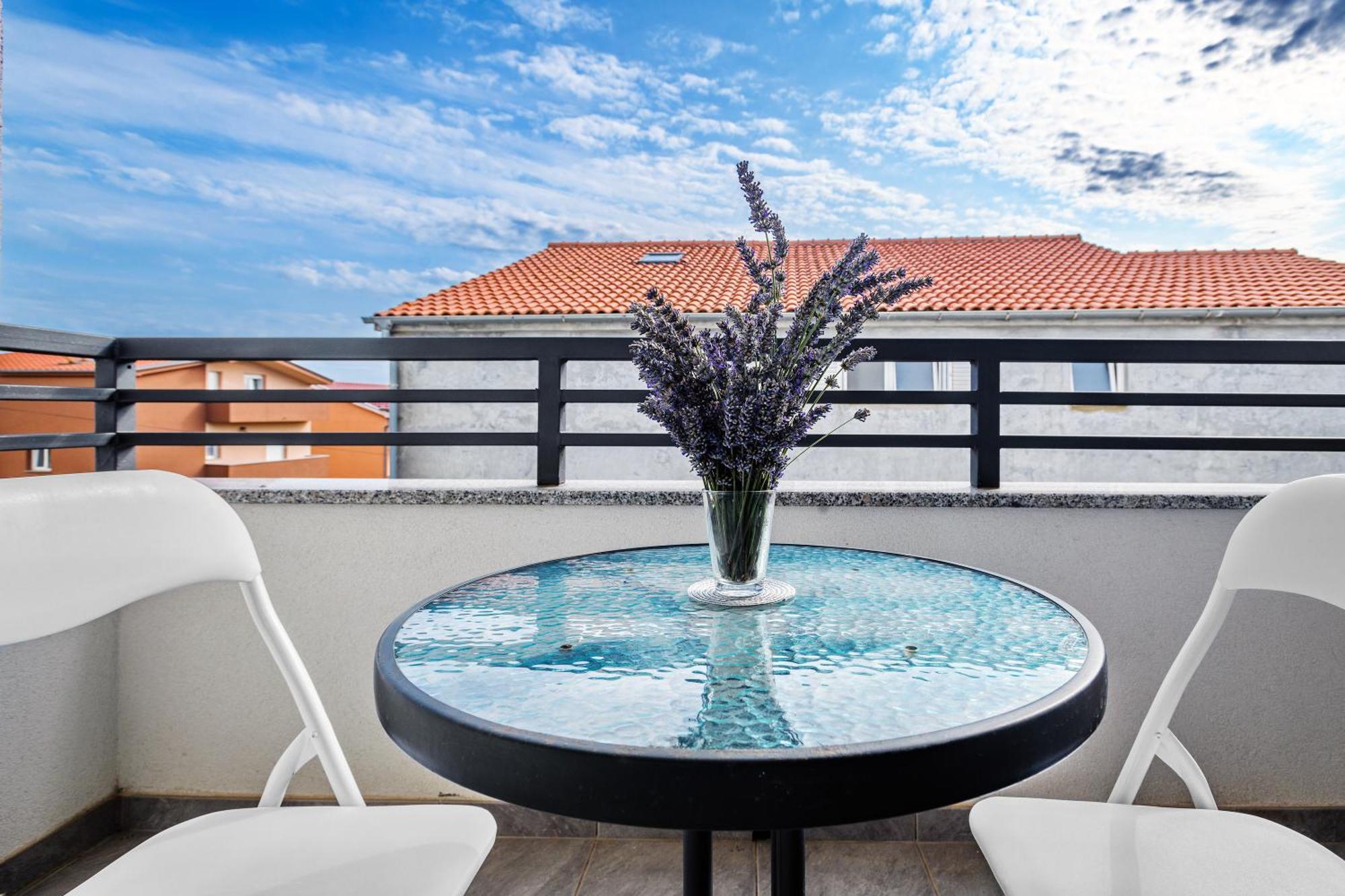 Apartman Modern In Peaceful Area -