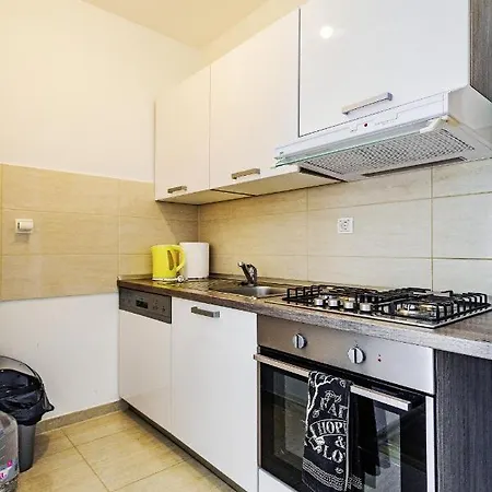 Modern Apartment In Peaceful Area - Zadar Exterior photo