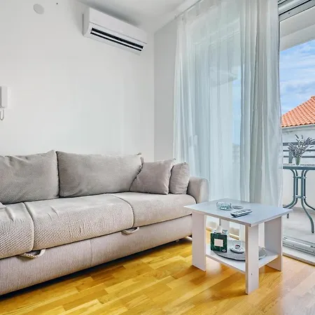 Modern Apartment In Peaceful Area - Zadar Exterior photo