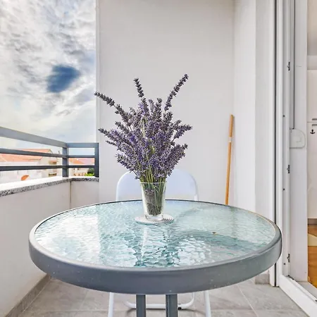 Modern Apartment In Peaceful Area - Zadar Exterior photo