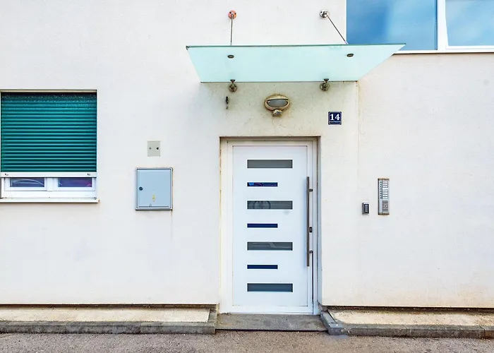 Modern Apartment In Peaceful Area - Zadar