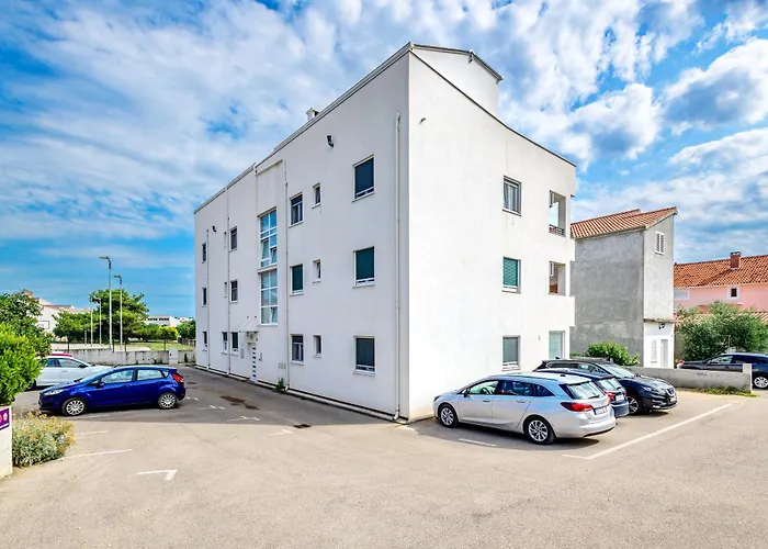 Modern Apartment In Peaceful Area - Zadar