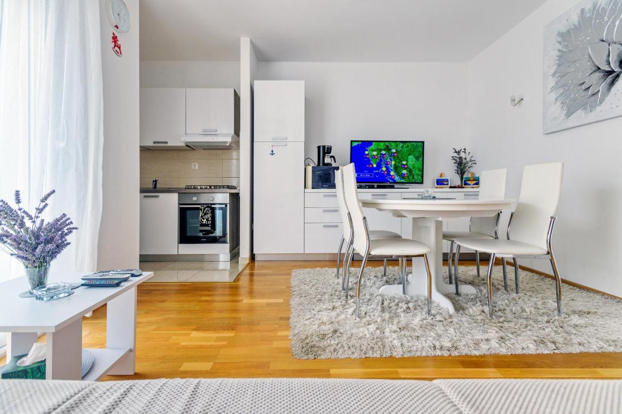 Modern In Peaceful Area - Apartment Zadar