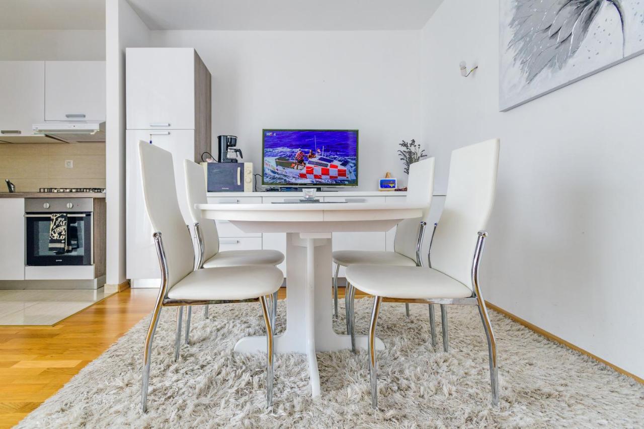 Modern In Peaceful Area - Apartment Zadar