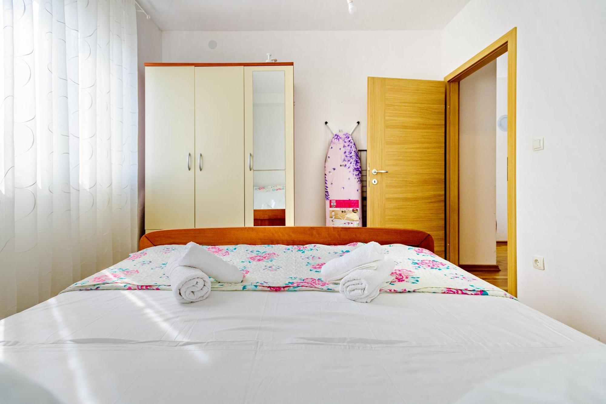 Modern In Peaceful Area - *