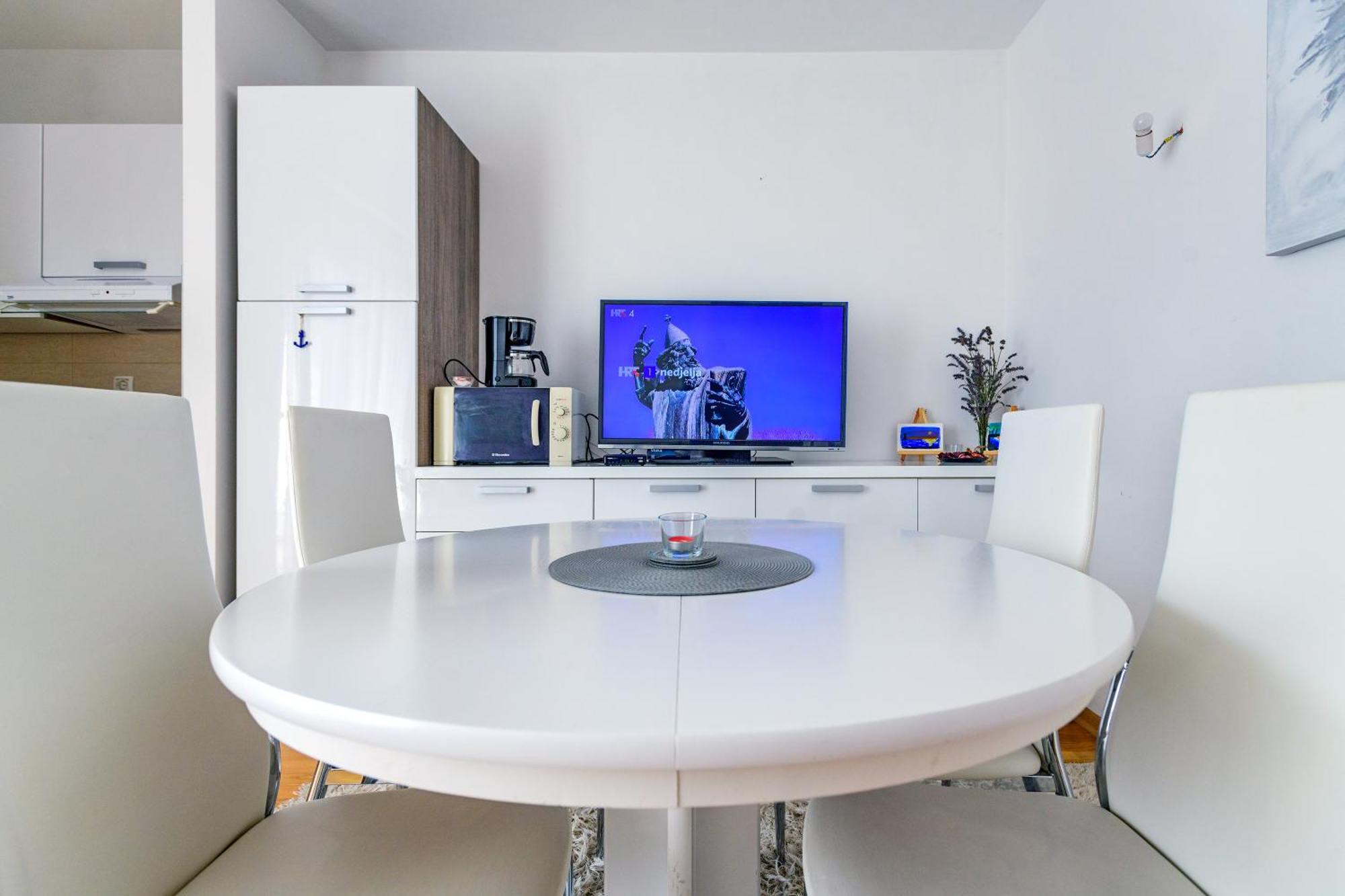 Modern In Peaceful Area - Apartment Zadar